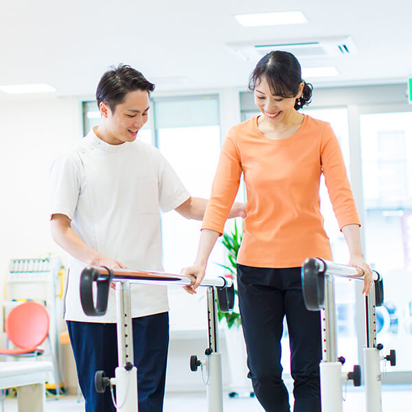 看護師と患者さま イメージ